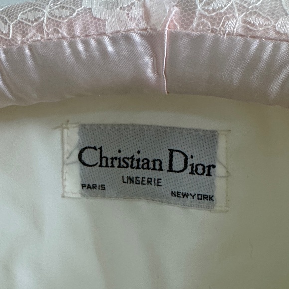 Vintage 1980’s Christian Dior Quilted Bed Jacket Robe with Lace collar and trim - Picture 2 of 6